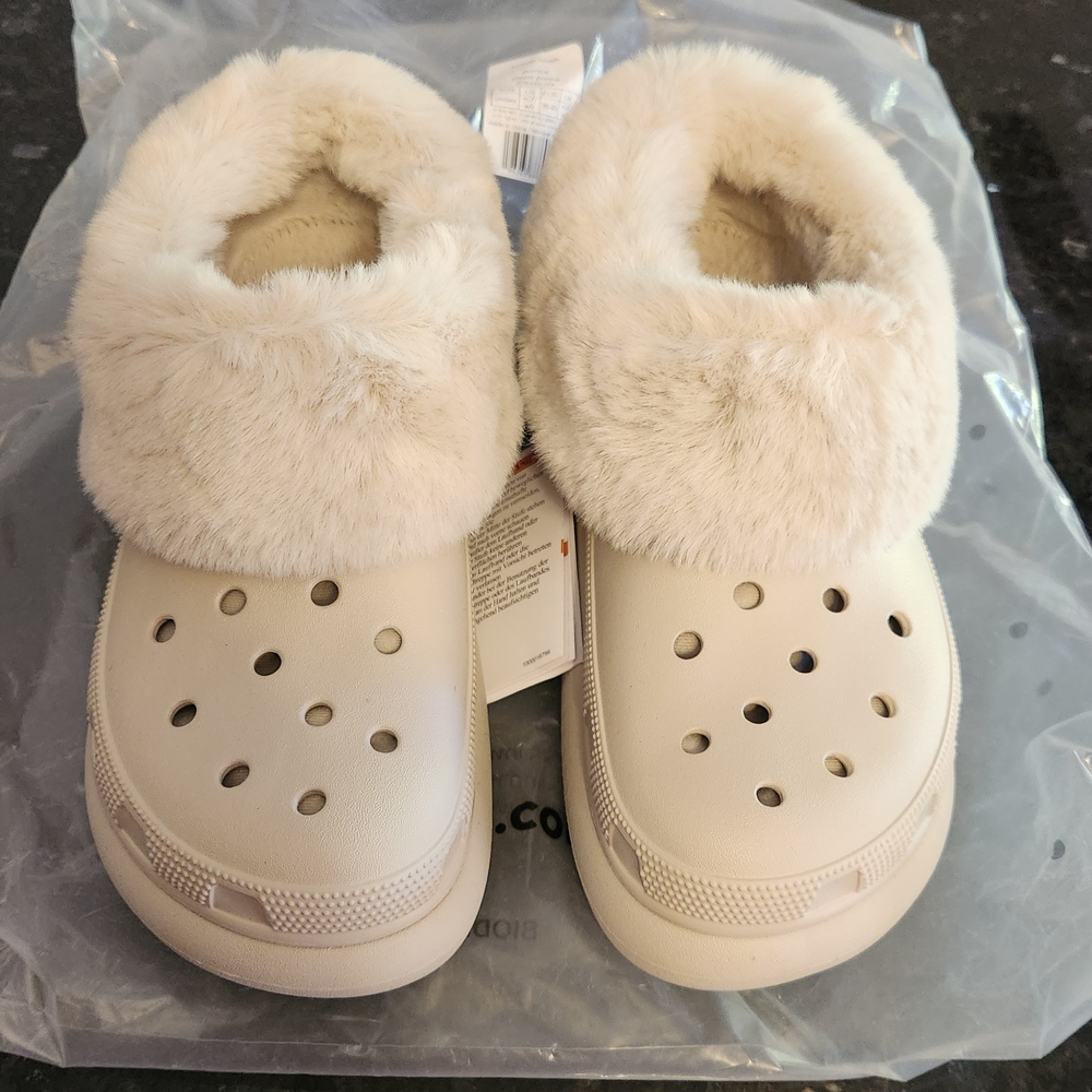 CROCS Fur Lined Wedge Clog W Sz9 NWT